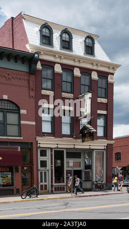 Le bâtiment abritant l'Italienne 1892 El Rancho Tavern et le centre de l'hôtel sur l'avenue principale de Durango, le siège de La Plata County dans le sud du Colorado Banque D'Images