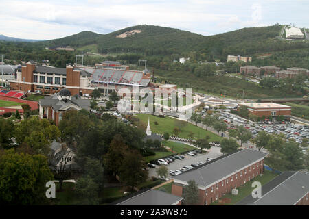 Lynchburg, VA, USA. Vue sur le campus de l'Université de la liberté de la tour de la liberté. Banque D'Images