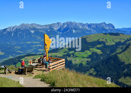 HOCHSOELL, Tyrol, Autriche - août 25, 2016. Donnent sur la plate-forme de Hohe Salve montagne , partie de l'Alps, Autriche Kitzbuhel Banque D'Images