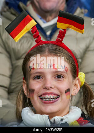 Allemagne- Argentine, Soccer, Dortmund, Octobre 09, 2019 Ventilateur, jeune fille avec le maquillage et le renfort ALLEMAGNE - Argentine 2-2 match amical, l'équipe nationale allemande de football, Saison 2019/2020 DFB , Octobre 09, 2019, à Dortmund, en Allemagne. © Peter Schatz / Alamy Live News Banque D'Images