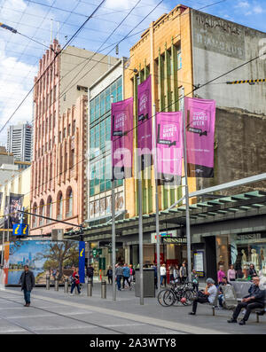 Les piétons en centre commercial Bourke Street Melbourne Victoria Australia Banque D'Images