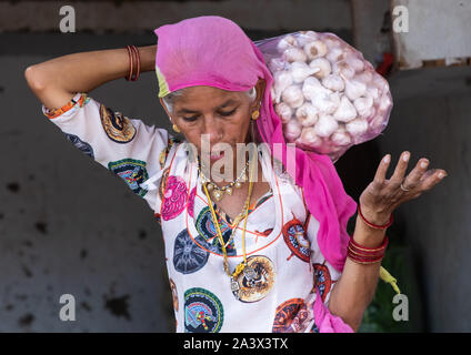 Portrait de femme portant du Rajasthan Rajasthan, ails, Jaisalmer, Inde Banque D'Images