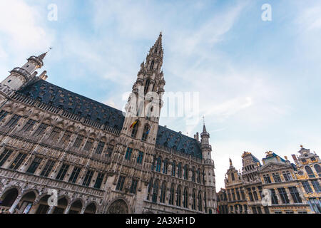 Hôtel de Ville de Bruxelles et le Musée de la ville de Bruxelles ou à la Maison du Roi à Bruxelles tourné sur un grand angle de caméra, Belgique Banque D'Images