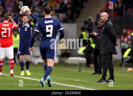 L'Écosse manager Steve Clarke sur la ligne de touche pendant l'UEFA Euro 2020, qualification groupe I match au stade Luzhniki de Moscou. Banque D'Images