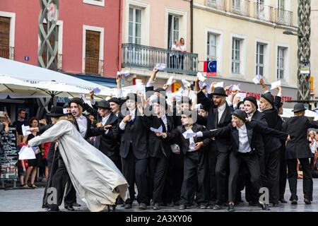 FESTIVAL DE THÉÂTRE DE RUE DE CHALON DANS LA RUE, VILLE DE LA PHOTOGRAPHIE, Chalon-sur-Saône (71), FRANCE Banque D'Images