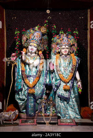 Idoles religieuses statues dans Giriraj dharan mandir, Rajasthan, Inde, Dausa Banque D'Images