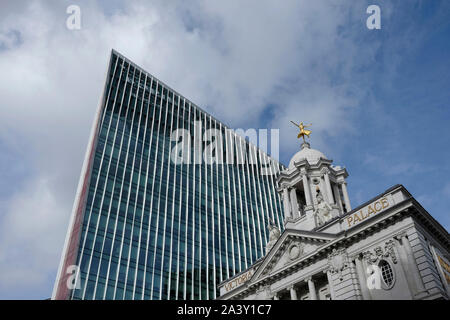 Une vue rapprochée de la Nova bâtiment dans Victoria, London, UK Banque D'Images