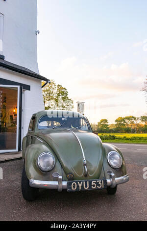 Claqué abaissé light green classic 1960 Volkswagen Beetle Banque D'Images