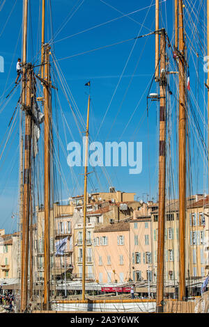 Oct 05, 2019. 14,58h Port de Saint Tropez, France - 1999-2019 Voiles - Voile - Ilona Crédit Barna, BIPHOTONEWS, Alamy Banque D'Images