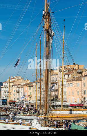 Oct 05, 2019. 14,58h Port de Saint Tropez, France - 1999-2019 Voiles - Voile - Ilona Crédit Barna, BIPHOTONEWS, Alamy Banque D'Images