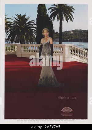 Affiche publicitaire pour l'hôtel Mandarin Oriental dans un magazine de 2014, elle est fan de Helen Mirren, publicité, campagne publicitaire créative des années 2010 Banque D'Images