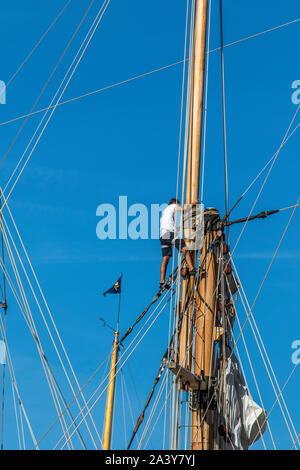 Oct 05, 2019. 14,58h Port de Saint Tropez, France - 1999-2019 Voiles - Voile - Ilona Crédit Barna, BIPHOTONEWS, Alamy Banque D'Images