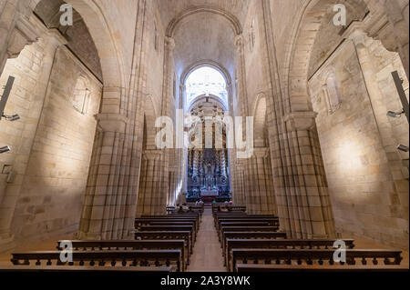 Porto, Portugal, Juillet 19, 2019 : l'intérieur de la cathédrale. Situé dans le centre historique de la ville de Porto. C'est l'un des plus anciens monuments de la ville et Banque D'Images