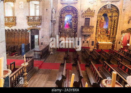 Porto, Portugal - 15 juillet 2019 : voir à partir de la chaire de l'église de Senhor dos Passos du Troisième Ordre vénérable de Nossa Senhora do Carmo (Igreja do Location Banque D'Images