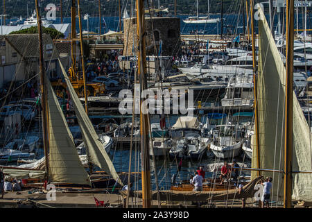 Oct 05, 2019. 14,58h Port de Saint Tropez, France - 1999-2019 Voiles - Voile - Ilona Crédit Barna, BIPHOTONEWS, Alamy Banque D'Images