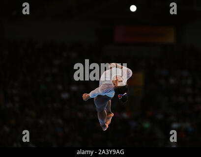 Stuttgart, Allemagne. 10 Oct, 2019. Simone Biles de United States of America en concurrentes ! ! Au cours de la 49e FIG Championnats du monde de gymnastique artistique à la Fondation Hanns Martin Schleyer Halle à Stuttgart, Allemagne. Ulrik Pedersen/CSM/Alamy Live News Banque D'Images