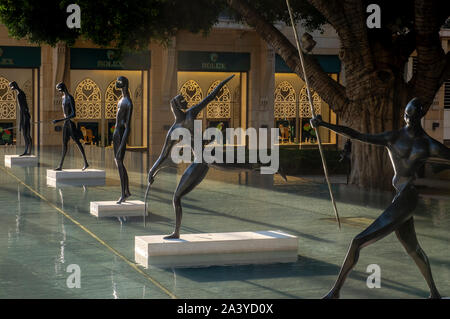 L 'warriors' sculptures by Antonio Signorini, Samir Kassir dans jardin ou Square, au centre-ville, Beyrouth, Liban Banque D'Images