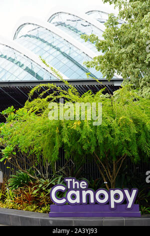 Août 2019 SINGAPOUR -25- vue sur les jardins de la baie et le Marina Bay Sands zone sur la baie face à Singapour. Banque D'Images