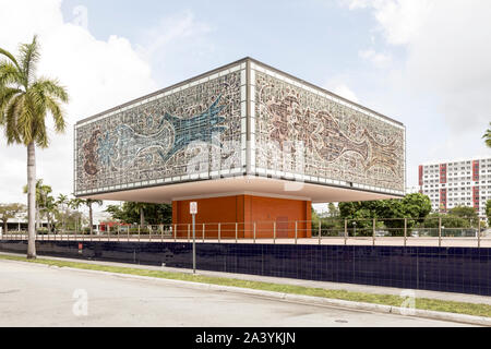 L'annexe (aka l'écrin) à l'immeuble Bacardi, l'ancien siège de Bacardi USA, situé derrière la tour principale ,sur Biscayne Boulevard à Miami, Floride, USA Banque D'Images