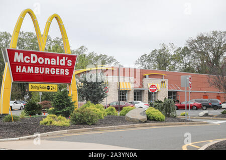 Princeton, New Jersey le 6 octobre 2019:restaurant McDonald's logo. McDonald's est la plus grande chaîne de restauration rapide hamburger restaurants servant Banque D'Images