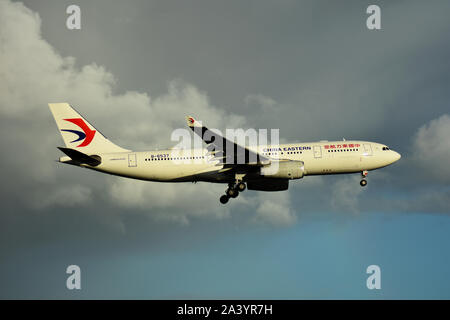 La Chine, de l'Airbus A330, de l'atterrissage à l'Aéroport International d'Auckland, Auckland Banque D'Images