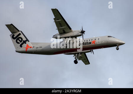 Jetstar, Bombardier Dash 8 Q300, à l'atterrissage à l'Aéroport International d'Auckland Banque D'Images