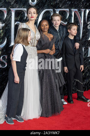 Londres, Royaume-Uni. 09Th Oct, 2019. Vivienne Jolie-Pitt, Zahara Jolie-Pitt Angelina Jolie, Shiloh Jolie-Pitt, Knox Jolie-Pitt, assister à la 'Maleficent : maîtresse du Mal' Première européenne à la BFI Imax, Waterloo. Credit : SOPA/Alamy Images Limited Live News Banque D'Images