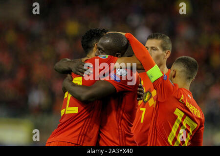 Bruxelles, Belgique. 10 Oct, 2019. Romelo Lukaku (2L) de la Belgique célèbre un but avec ses coéquipiers pendant l'UEFA Euro 2020 tour Groupe I match entre la Belgique et Saint-marin à Bruxelles, Belgique, 10 octobre 2019. Credit : Riccardo Pareggiani/Xinhua/Alamy Live News Banque D'Images