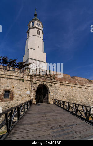 Vue de la tour de l'horloge de Sahat Kula à Belgrade en Serbie château Kalamegdan en Yougoslavie à la Save et le Danube Banque D'Images