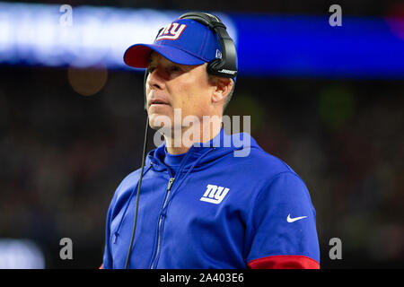 Foxborough, United States. 10 Oct, 2019. Les Giants de New York l'entraîneur-chef Pat Shurmur marche sur le côté au premier trimestre contre les New England Patriots au Stade Gillette à Foxborough, Massachusetts le jeudi 10 octobre, 2019. Les Patriotes défait les géants 35-14. Photo de Matthew Healey/UPI UPI : Crédit/Alamy Live News Banque D'Images