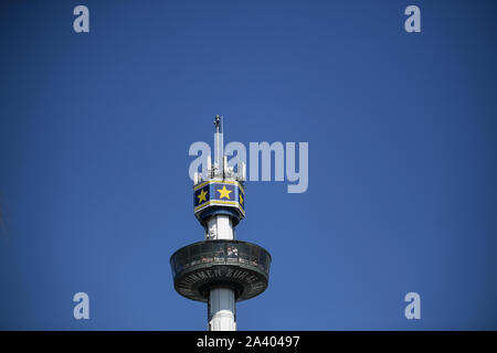 27 août 2019, Bade-Wurtemberg, la rouille : La photo montre l'Euro-Tower à Europa-Park. Le parc couvre 95 hectares et, selon les opérateurs, attire plus de 5,6 millions de visiteurs chaque année avec plus de 100 attractions et spectacles. Il est donc le plus important en Allemagne et, après Disneyland Paris, le parc à thème le plus visité en Europe. Photo : Patrick Seeger/dpa Banque D'Images