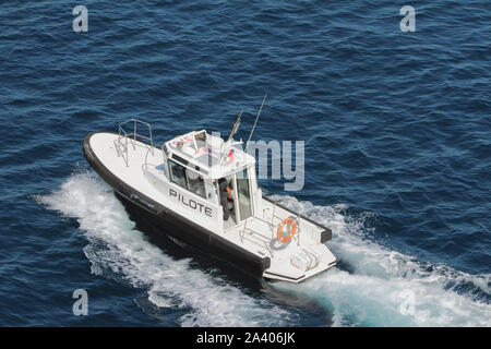 Toulon, France - Jul 01, 2019 : en bateau-pilote sur la mer Banque D'Images