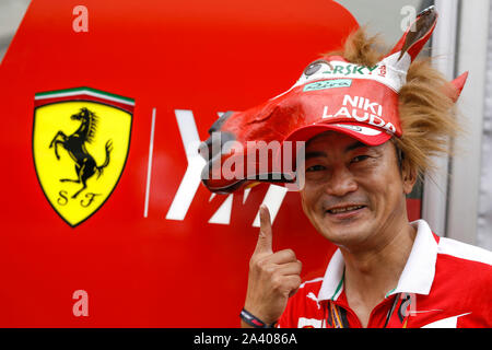 Suzuka, au Japon. Oct 11, 2019. Sport Automobile : Championnat du Monde de Formule 1 de la FIA 2019, Grand Prix du Japon, l'utilisation du ventilateur dans le monde Ferrari | Crédit : dpa/Alamy Live News Banque D'Images