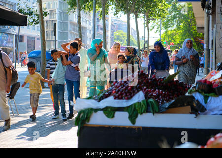 Streetlife de El Raval de Barcelone - Impressions Banque D'Images