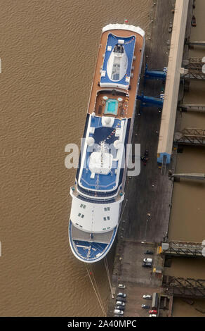 Paquebot de croisière Silversea accostera au London International Cruise Terminal, Tilbury, East London, UK Banque D'Images