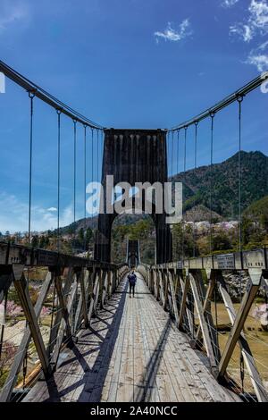 Momosuke Nagiso, pont, la vallée de Kiso, Nagano, Japon Banque D'Images