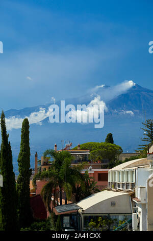 Vue sur l'Etna de Taormina Banque D'Images