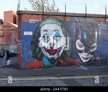 Belfast et graffiti art mural, l'entreprise de déchets visuels, ont produit un hommage au nouveau film de Joker, à Stephen Street, Belfast. Banque D'Images