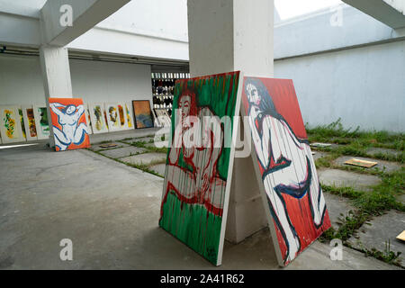 Art en exposition au Centre des arts créatifs de Jockey Club Jccac dans Shek Kip Mei à Kowloon, Hong Kong. Banque D'Images