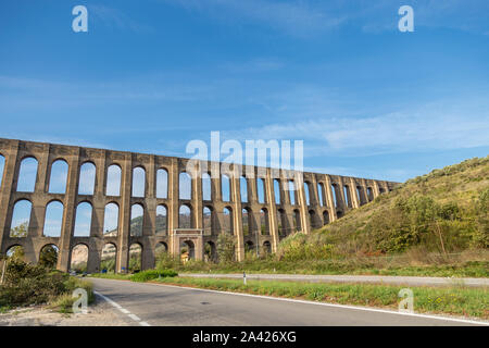 L'aqueduc de Vanvitelli, Caroline l'aqueduc créé pour nourrir l'ensemble de San Leucio et qui prévoit également l'approvisionnement en eau de la Palais Royal de Caserte, Italie Banque D'Images