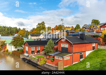 Vieilles maisons rouges en bois dans la vieille ville de Porvoo.Finlande Banque D'Images
