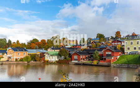 Vieilles maisons rouges en bois dans la vieille ville de Porvoo.Finlande Banque D'Images