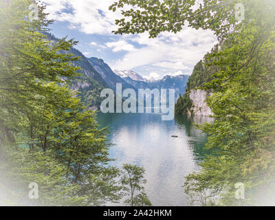 Vue du Malerwinkel sur le lac Königssee, King's Lake au parc national de Berchtesgaden Banque D'Images