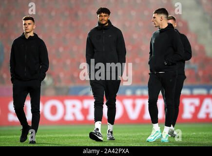 L'Angleterre (de gauche à droite) Mount Mason, Tyrone Mings et Declan riz avant l'UEFA Euro 2020, un match de qualification du groupe à Sinobo Stadium, Prague. Banque D'Images