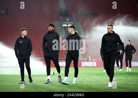 L'Angleterre (de gauche à droite) Mount Mason, Tyrone Mings et Declan riz avant l'UEFA Euro 2020, un match de qualification du groupe à Sinobo Stadium, Prague. Banque D'Images