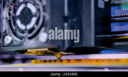 Pendant le travail de l'imprimante 3D Banque D'Images