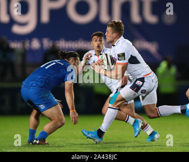 RDS Arena, Dublin, Leinster, Irlande. Oct 11, 2019. Pro 14 Guinness Rugby, Leinster contre Édimbourg Duhan Van Der Merwe (Edimbourg) s'exécute dans pour un plaquage de James Lowe (Leinster) - usage éditorial : Action Crédit Plus Sport/Alamy Live News Banque D'Images