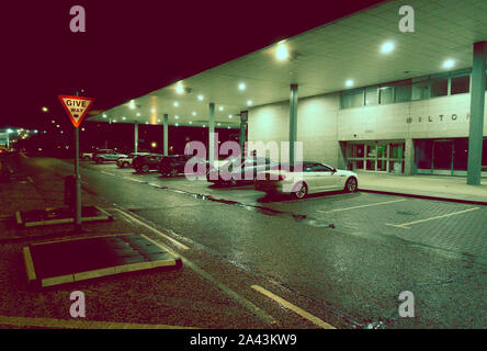 Milton Keynes station de bus de nuit Banque D'Images