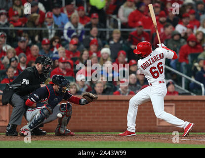 Saint Louis, États-Unis. Oct 11, 2019. Cardinals de Saint-Louis pinch hitter Randy Arozarena (66) est touché par un lancer par Washington Nationals le lanceur partant Anibal Sanchez (19) en sixième manche de jeu 1 de la série de championnat de la Ligue nationale au Busch Stadium de Saint-louis le Vendredi, Octobre 11, 2019. Yan Gomes et ressortissants catcher accueil arbitre Mike Dominique Barbéris. Photo de Bill Crédit : greenblattUPI UPI/Alamy Live News Banque D'Images