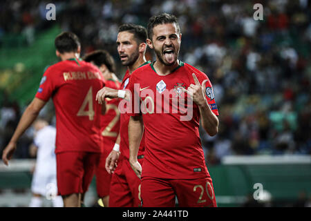 Bernardo SILVA du Portugal célèbre après avoir marqué un but lors de la qualification pour les Championnats d'Europe 2020 match de football entre le Portugal contre le Luxembourg.(score final;Portugal 3:0 Luxembourg) Banque D'Images